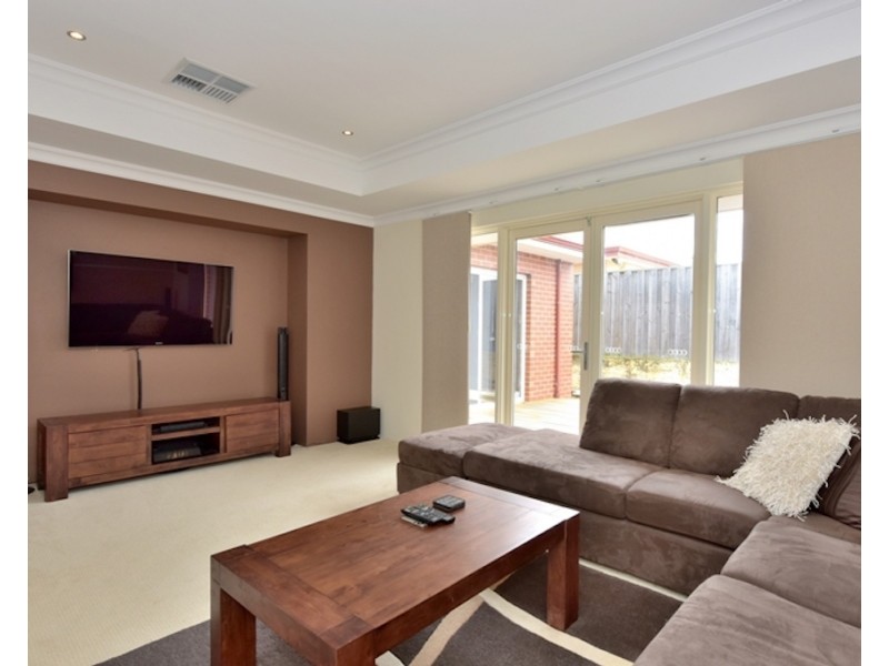 12 Kentchurch Bend, The Vines WA 6069