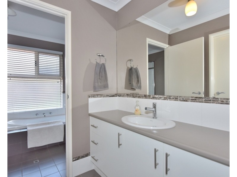 12 Kentchurch Bend, The Vines WA 6069
