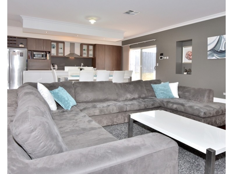12 Kentchurch Bend, The Vines WA 6069