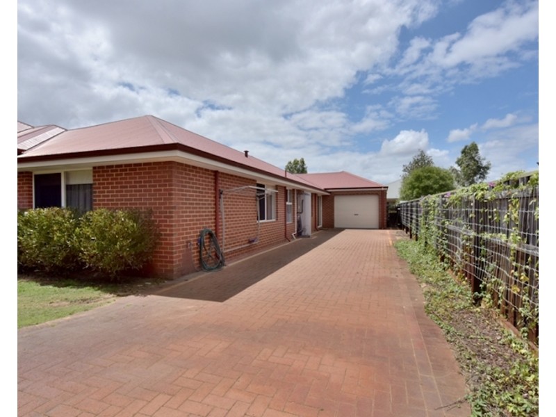 12 Kentchurch Bend, The Vines WA 6069