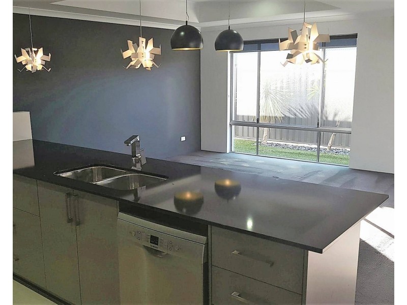 3 Elmore Pass, Ellenbrook WA 6069