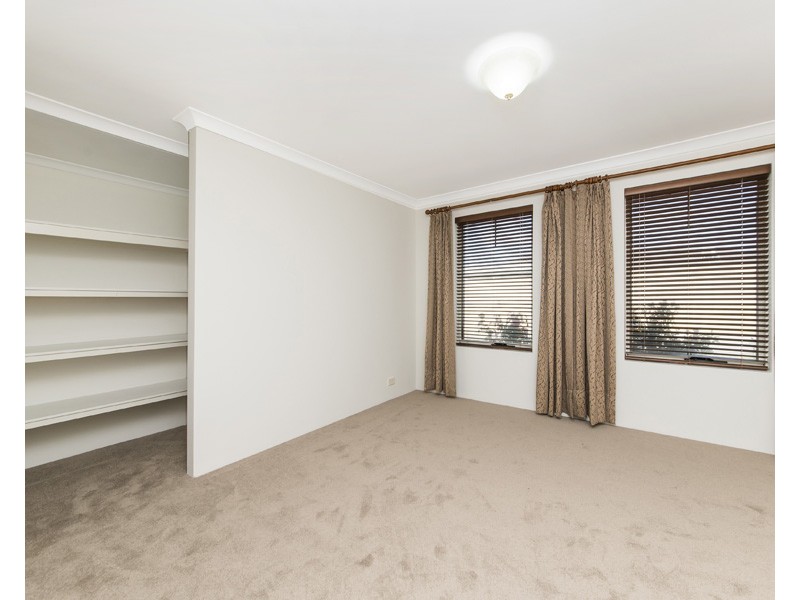 29 Bingarra Crescent, Tapping WA 6065