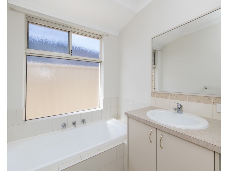 29 Bingarra Crescent, Tapping WA 6065