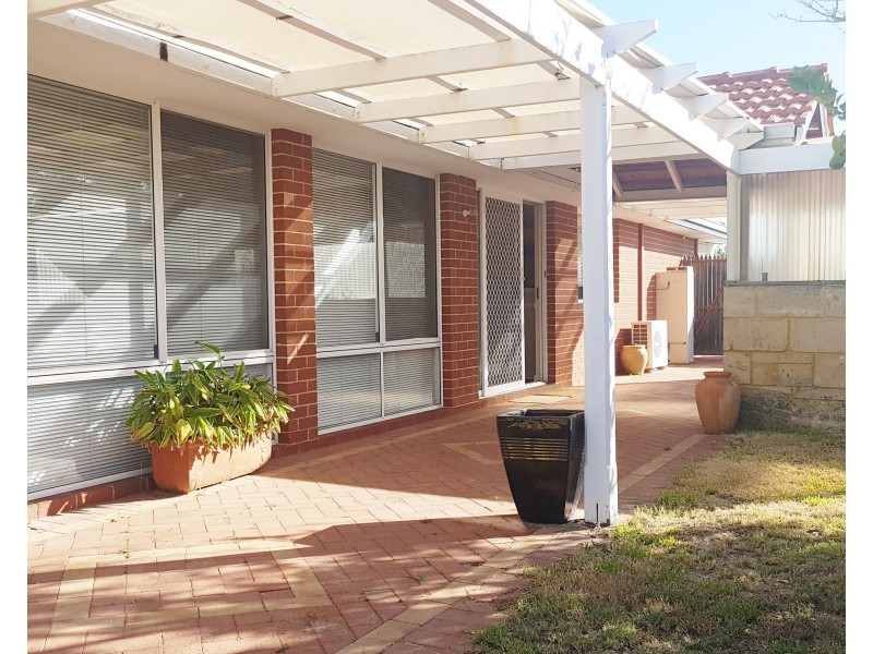 18 Parrotbush Crescent, Ellenbrook WA 6069