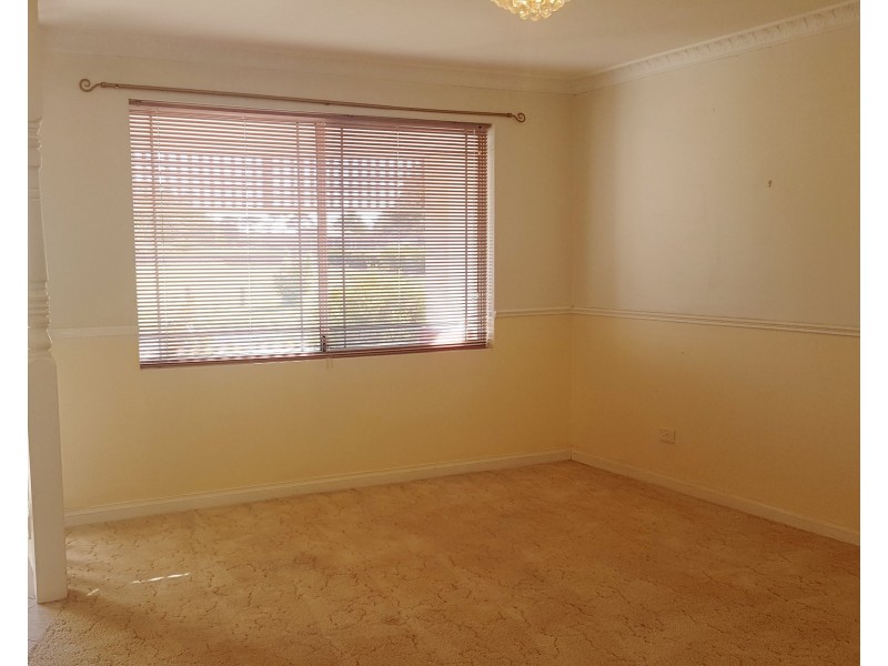 18 Parrotbush Crescent, Ellenbrook WA 6069