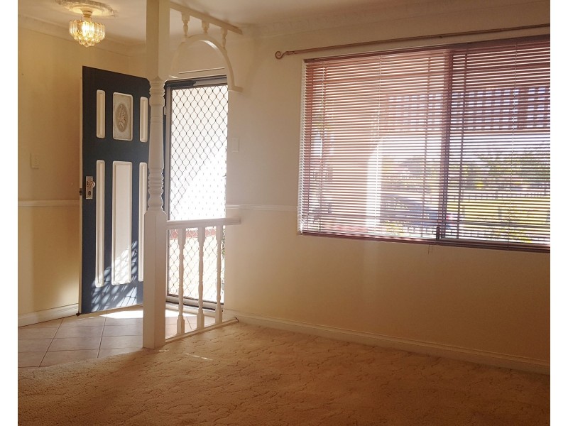 18 Parrotbush Crescent, Ellenbrook WA 6069