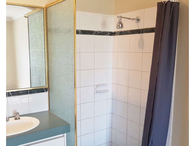 18 Parrotbush Crescent, Ellenbrook WA 6069