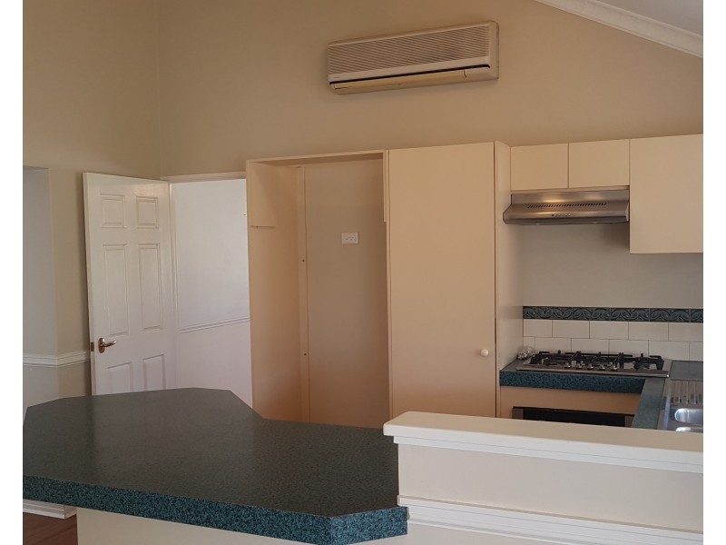 18 Parrotbush Crescent, Ellenbrook WA 6069