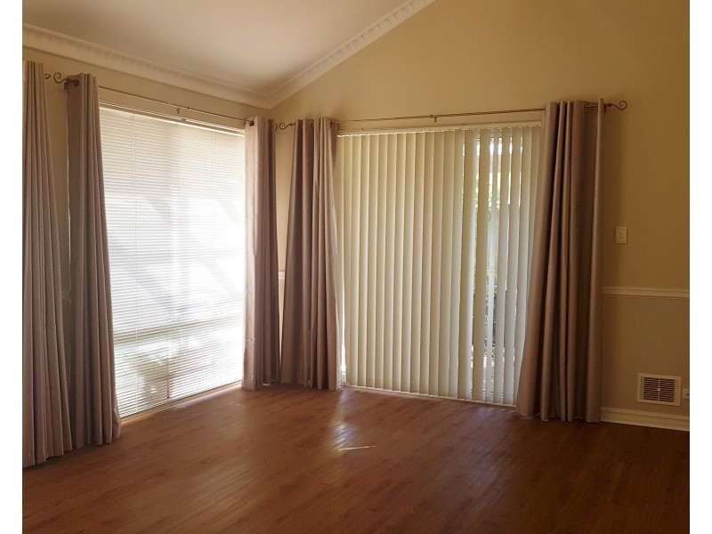 18 Parrotbush Crescent, Ellenbrook WA 6069