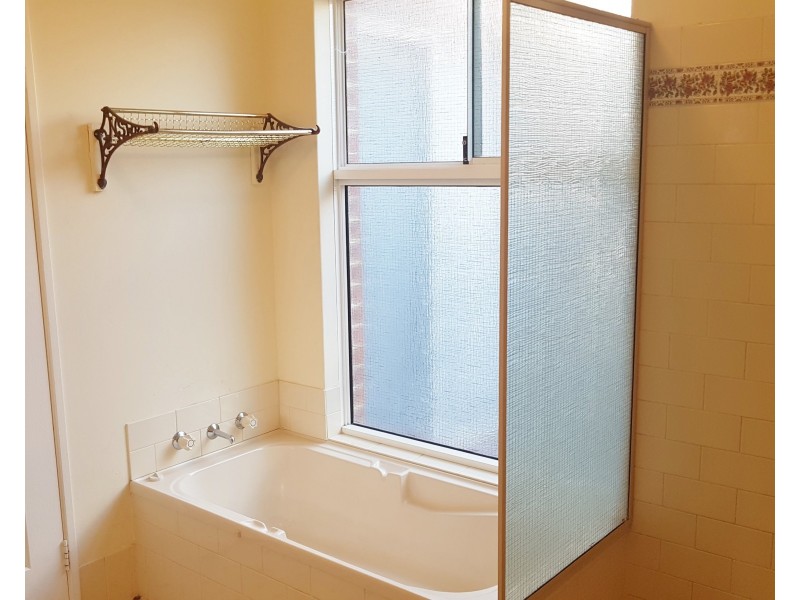 18 Parrotbush Crescent, Ellenbrook WA 6069