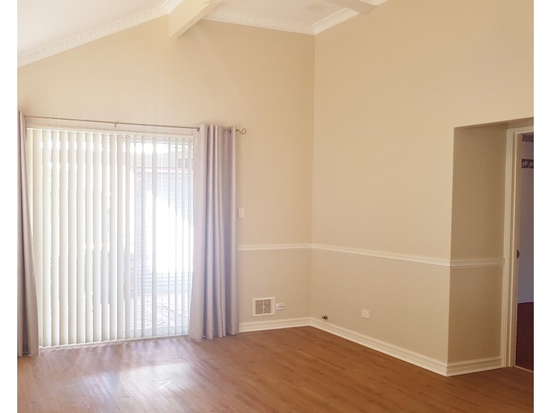 18 Parrotbush Crescent, Ellenbrook WA 6069