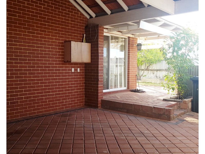 18 Parrotbush Crescent, Ellenbrook WA 6069