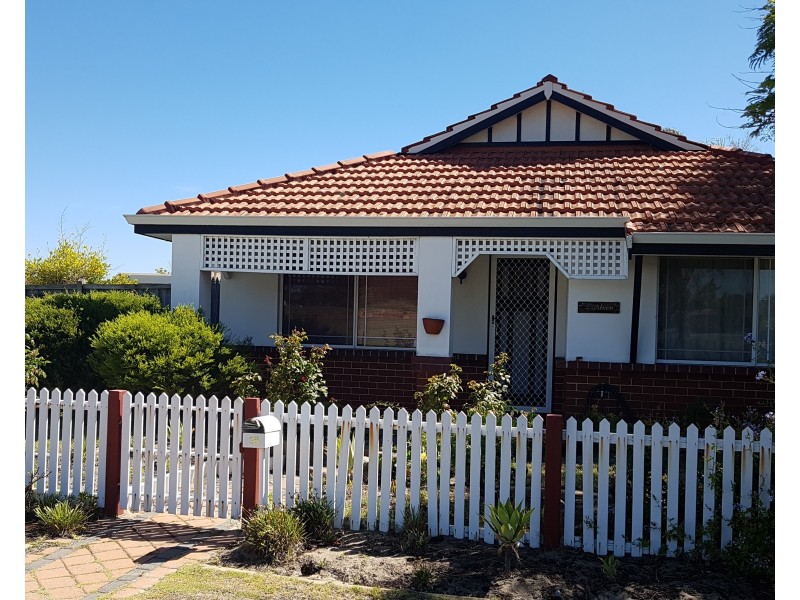 18 Parrotbush Crescent, Ellenbrook WA 6069