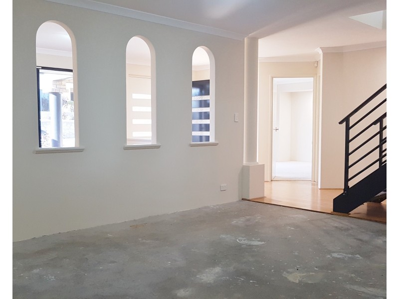 14 Rochester Drive, Mindarie WA 6030