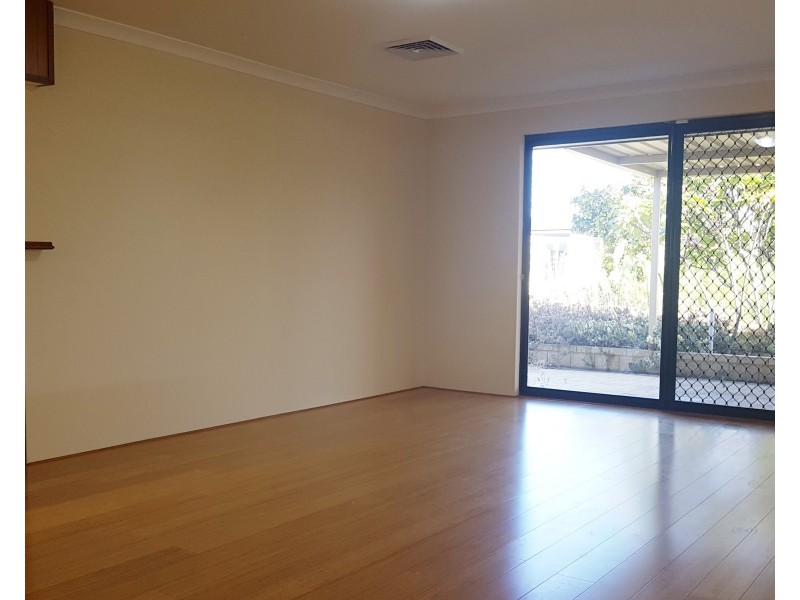 14 Rochester Drive, Mindarie WA 6030