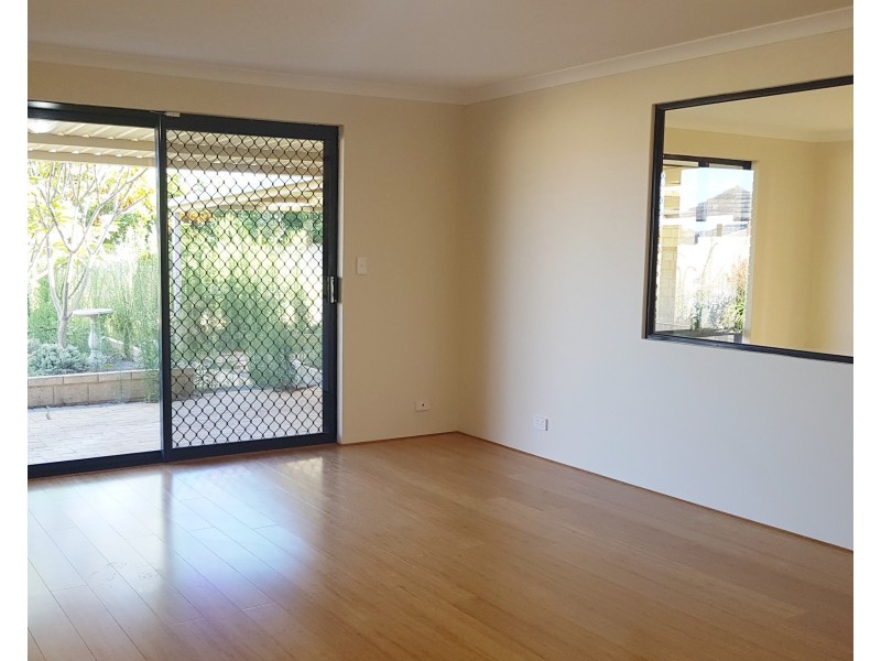 14 Rochester Drive, Mindarie WA 6030