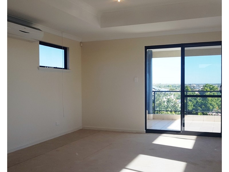 14 Rochester Drive, Mindarie WA 6030