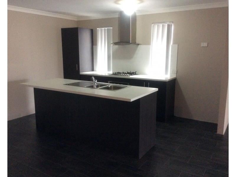 16 Rivington Entrance, Aveley WA 6069