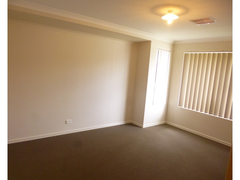 16 Holdsworth Avenue, Aveley WA 6069