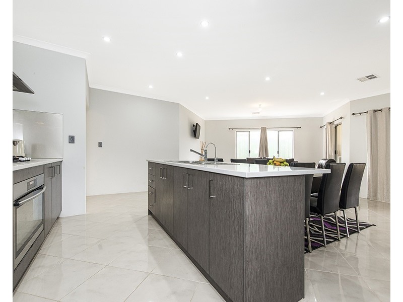 4 Adagio Way, Bullsbrook WA 6084