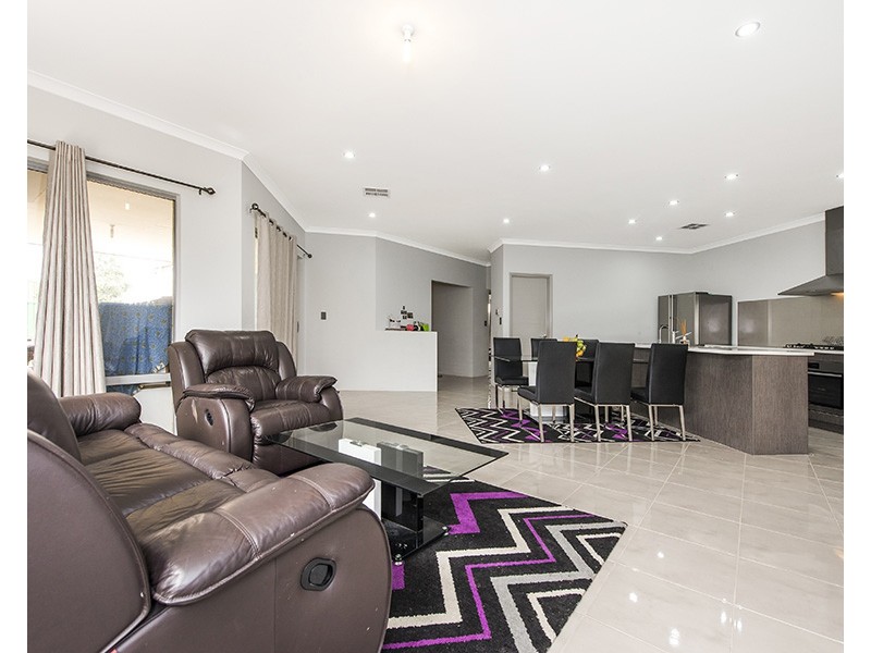 4 Adagio Way, Bullsbrook WA 6084