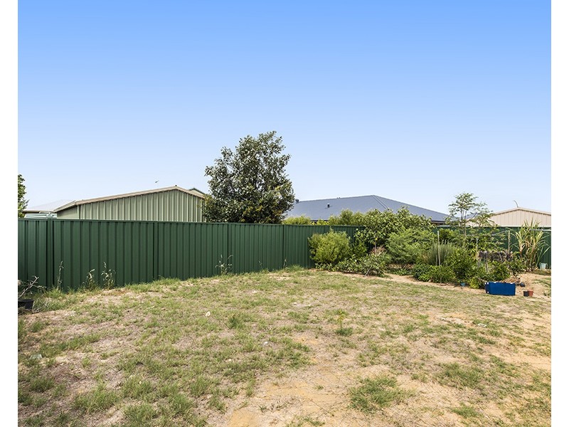 4 Adagio Way, Bullsbrook WA 6084