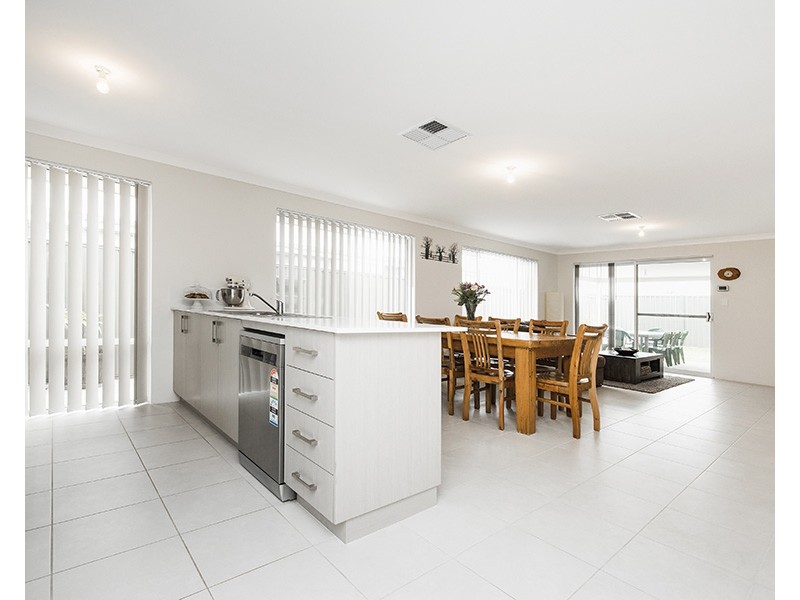 32 Langdon Loop, Caversham WA 6055