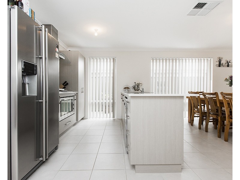 32 Langdon Loop, Caversham WA 6055