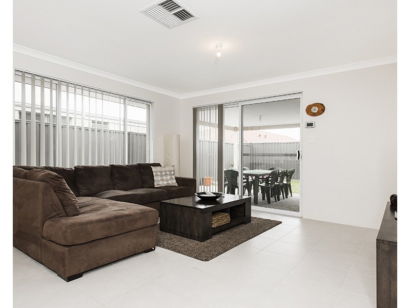 32 Langdon Loop, Caversham WA 6055