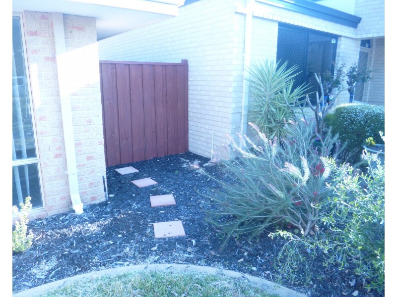 5 Angophora Avenue, Ellenbrook WA 6069
