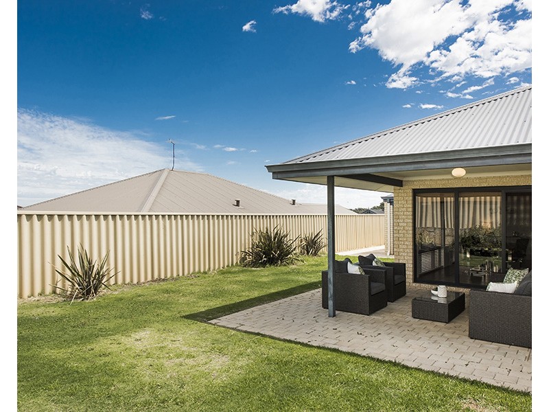 106 Ashley Road, Tapping WA 6065