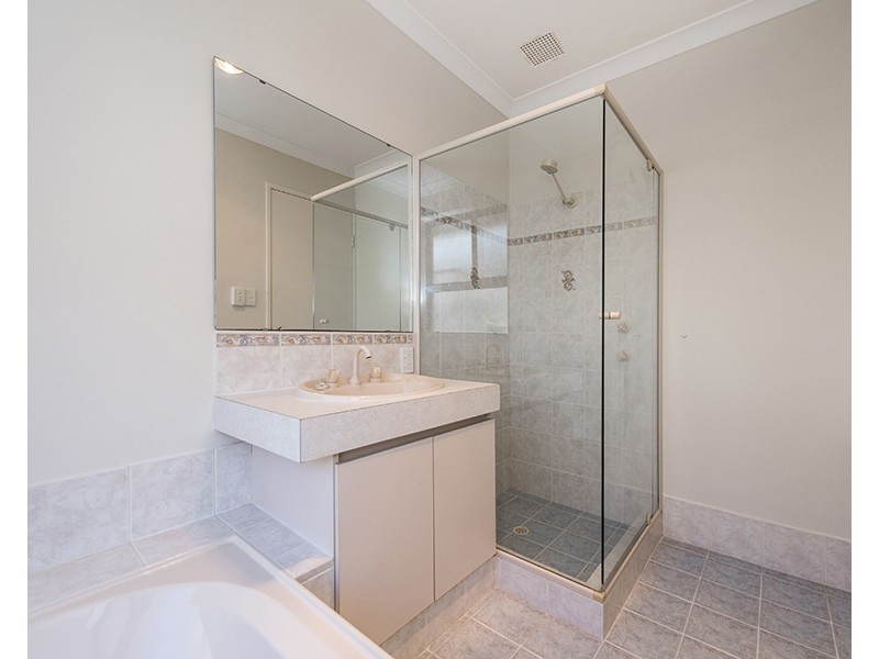 31 Killara Ave, Ellenbrook WA 6069