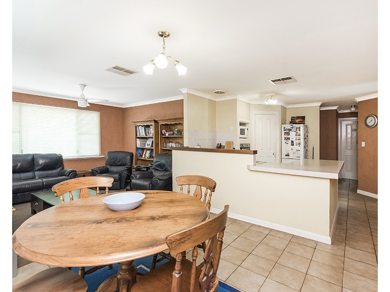 8 Pinea Turn, Ellenbrook WA 6069