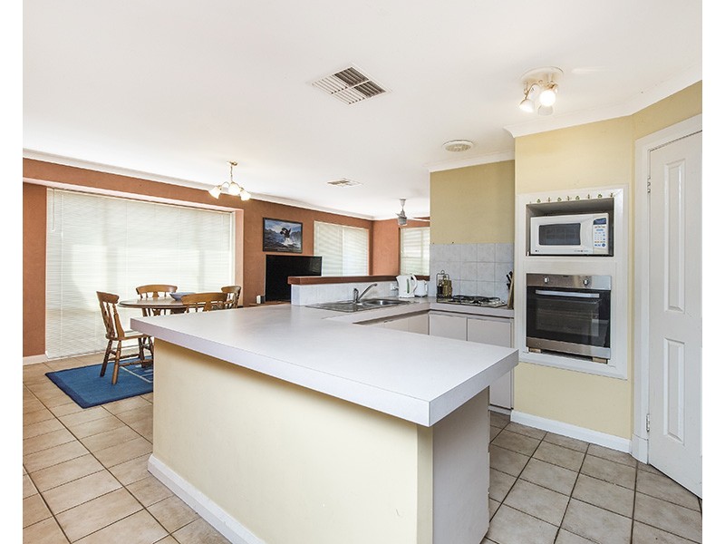 8 Pinea Turn, Ellenbrook WA 6069