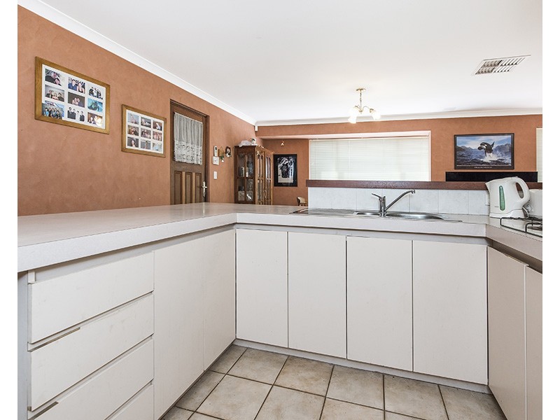 8 Pinea Turn, Ellenbrook WA 6069