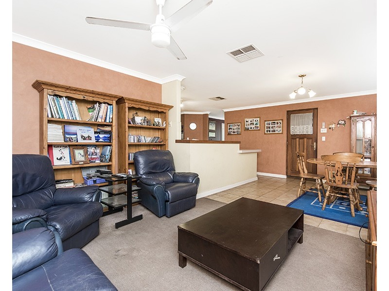 8 Pinea Turn, Ellenbrook WA 6069