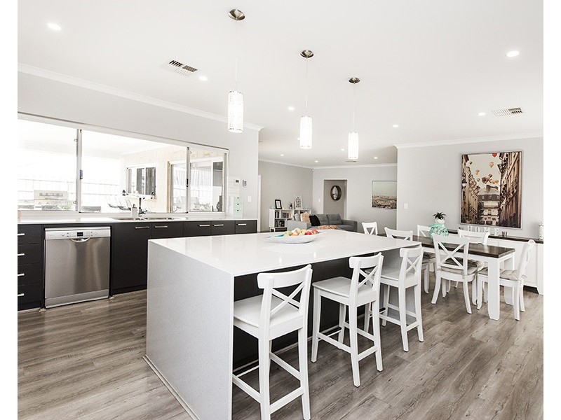 113 Pineroo Terrace, Ellenbrook WA 6069