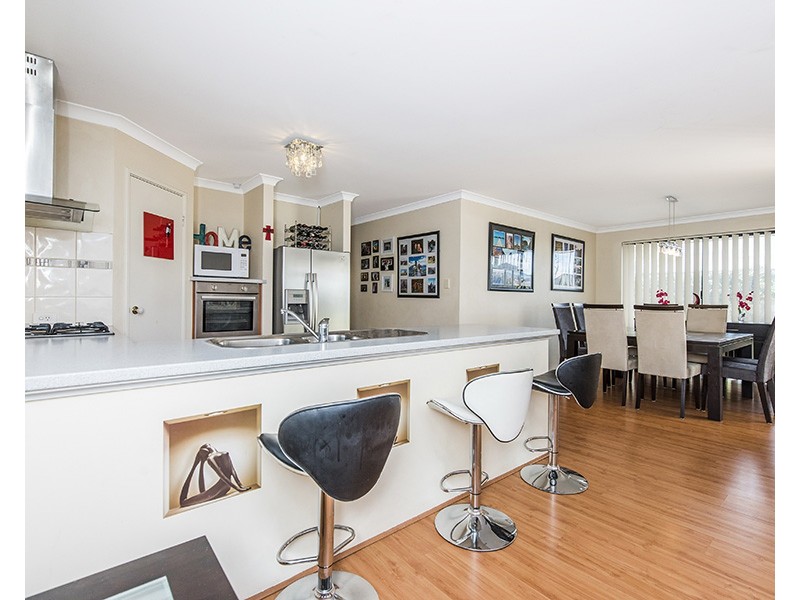 10 Birchmore Gardens, Ellenbrook WA 6069