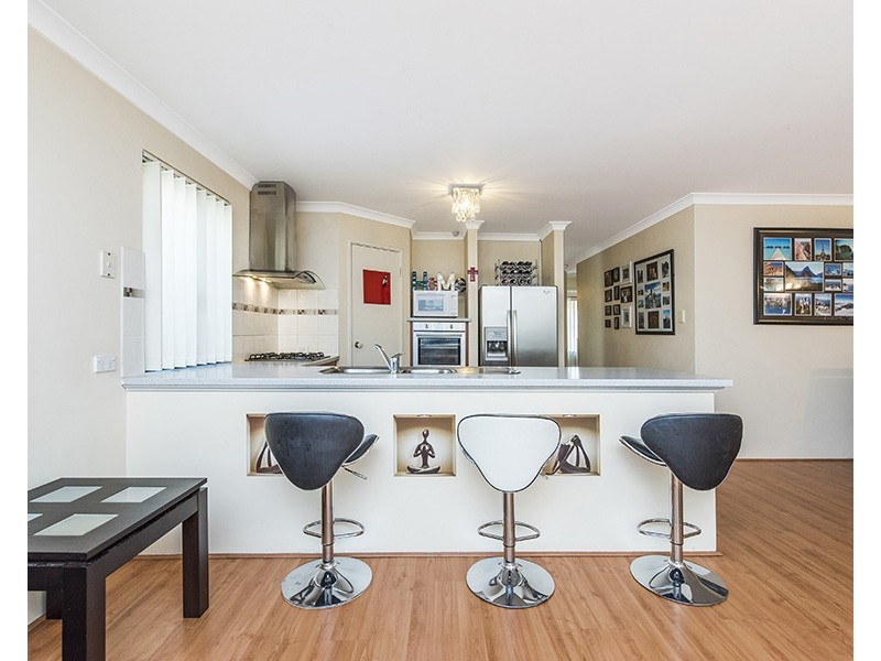 10 Birchmore Gardens, Ellenbrook WA 6069