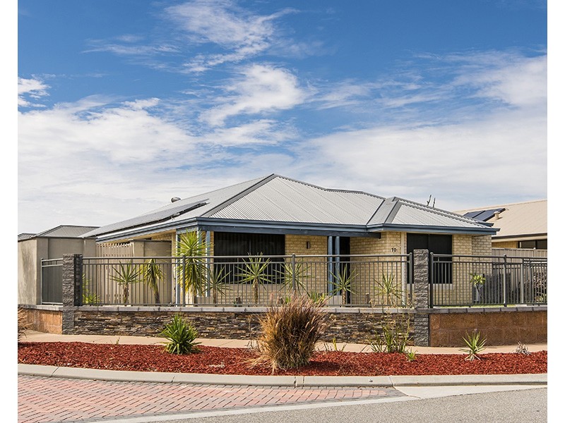 10 Birchmore Gardens, Ellenbrook WA 6069
