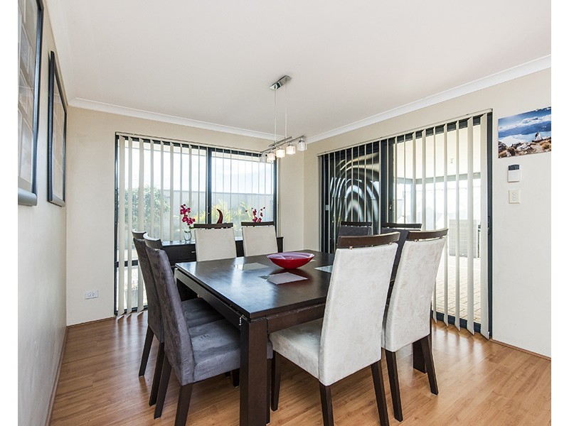 10 Birchmore Gardens, Ellenbrook WA 6069