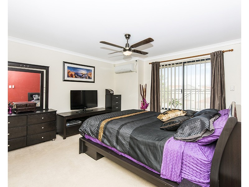 10 Birchmore Gardens, Ellenbrook WA 6069