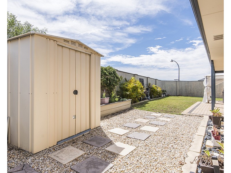 10 Birchmore Gardens, Ellenbrook WA 6069