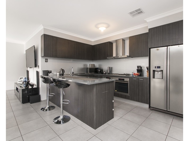 14 Semerwater Crescent, Aveley WA 6069