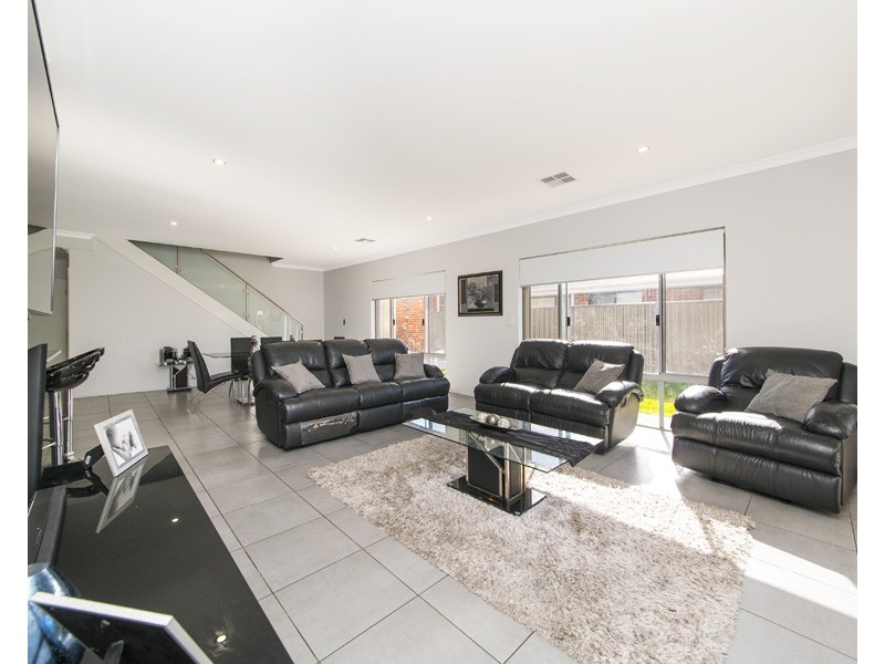 14 Semerwater Crescent, Aveley WA 6069