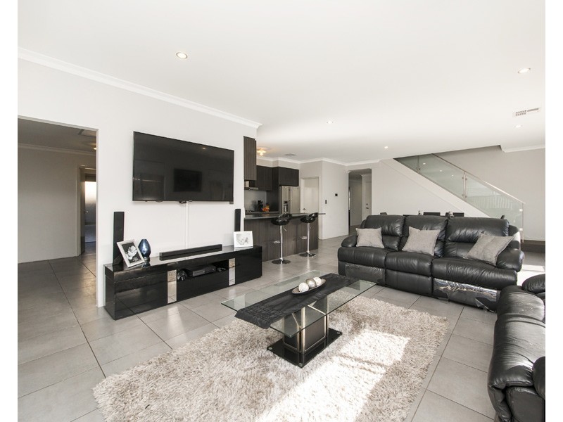 14 Semerwater Crescent, Aveley WA 6069