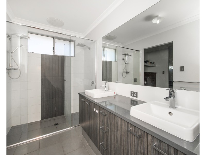 14 Semerwater Crescent, Aveley WA 6069