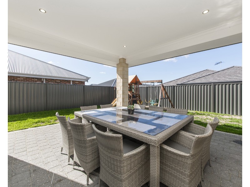 14 Semerwater Crescent, Aveley WA 6069