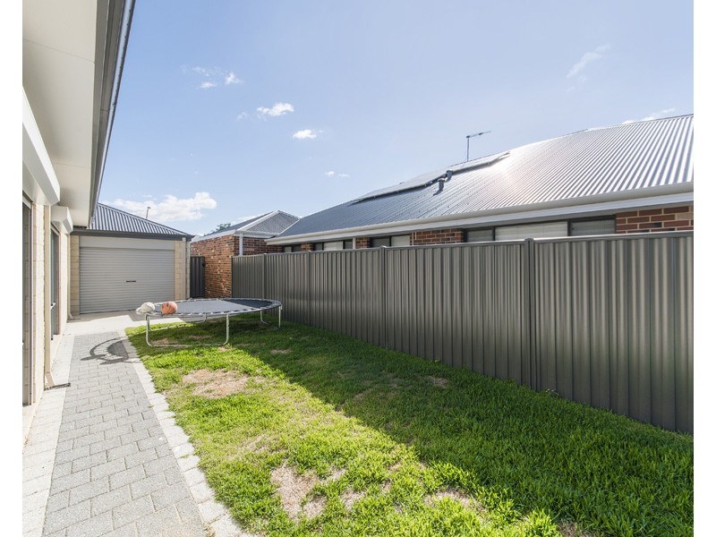 14 Semerwater Crescent, Aveley WA 6069