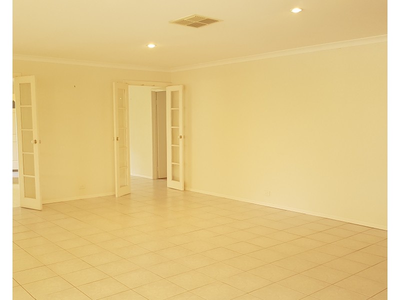 3 Pinea Turn, Ellenbrook WA 6069